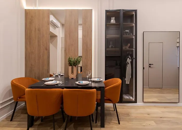 простора двокімнатна з ізольованими спальнями у центрі львова *