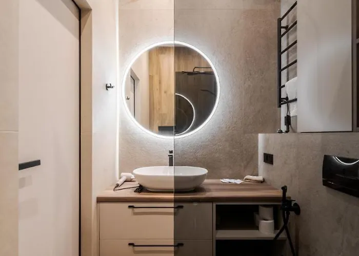 דירה простора двокімнатна з ізольованими спальнями у центрі львова *